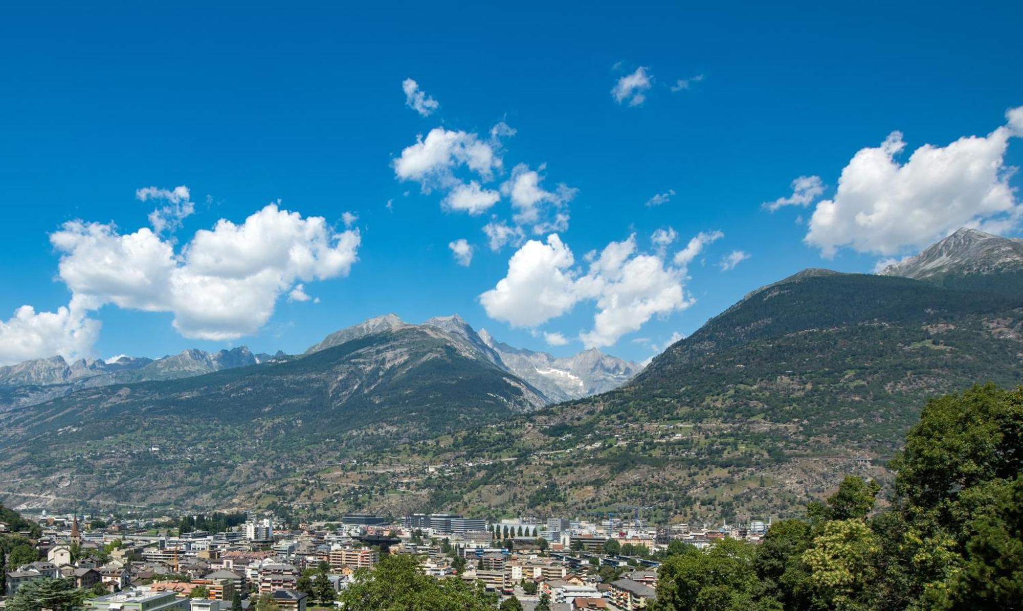 Penthouse - Mit Grosser Dachterrasse Und Panoramablick * Visp
